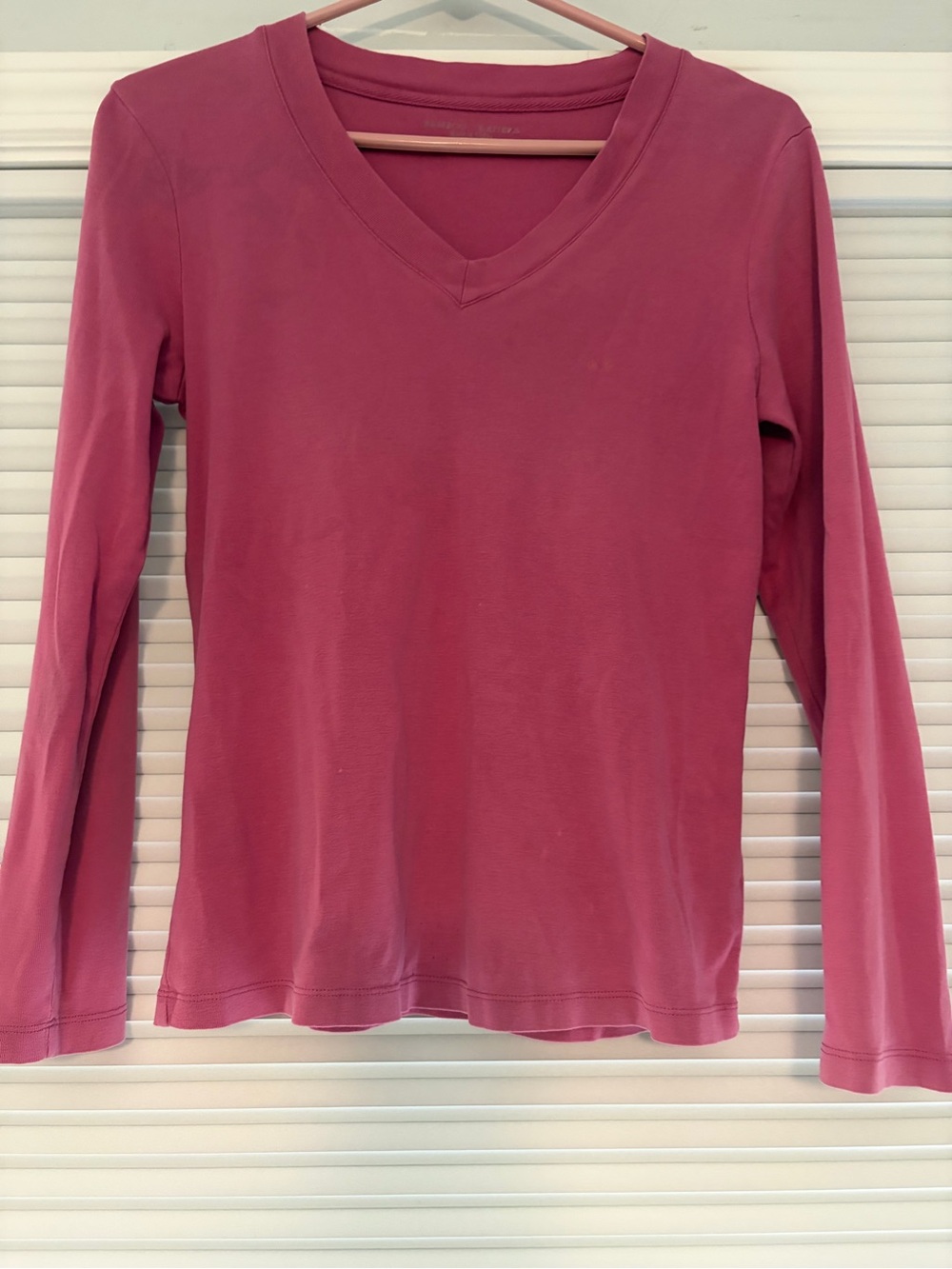 Bamboo Traders Women's Long-Sleeve V-Neck Top in Dusty Rose